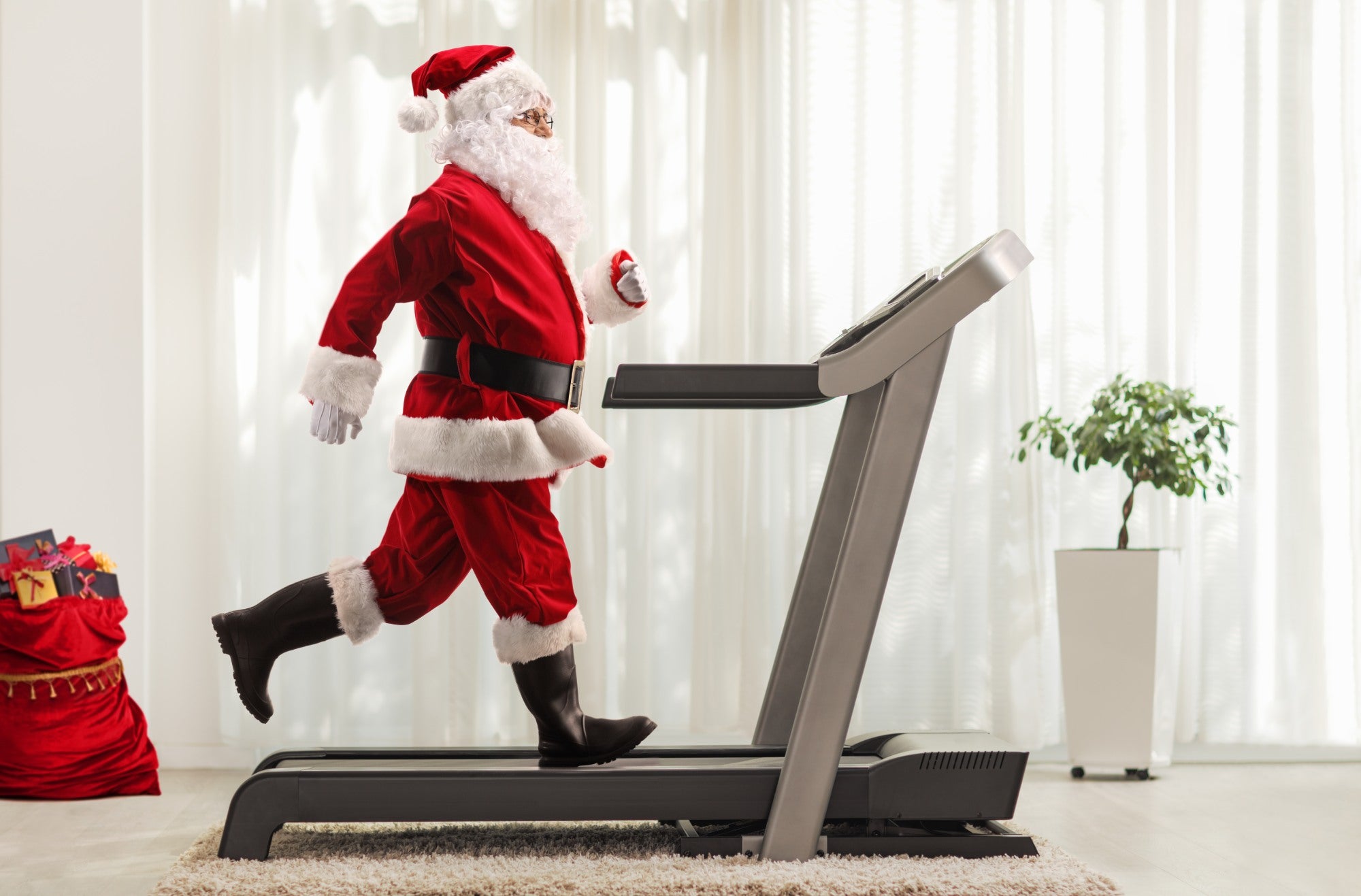 How Quick Workouts on the Treadmill can Add Up to Big Results During the Holiday Season